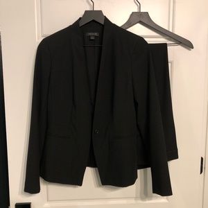 Ann Taylor suit set size 2